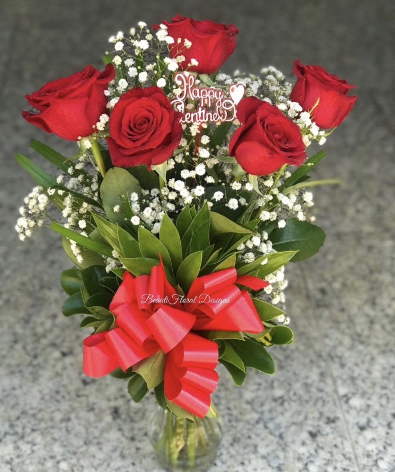 5 Roses in a vase