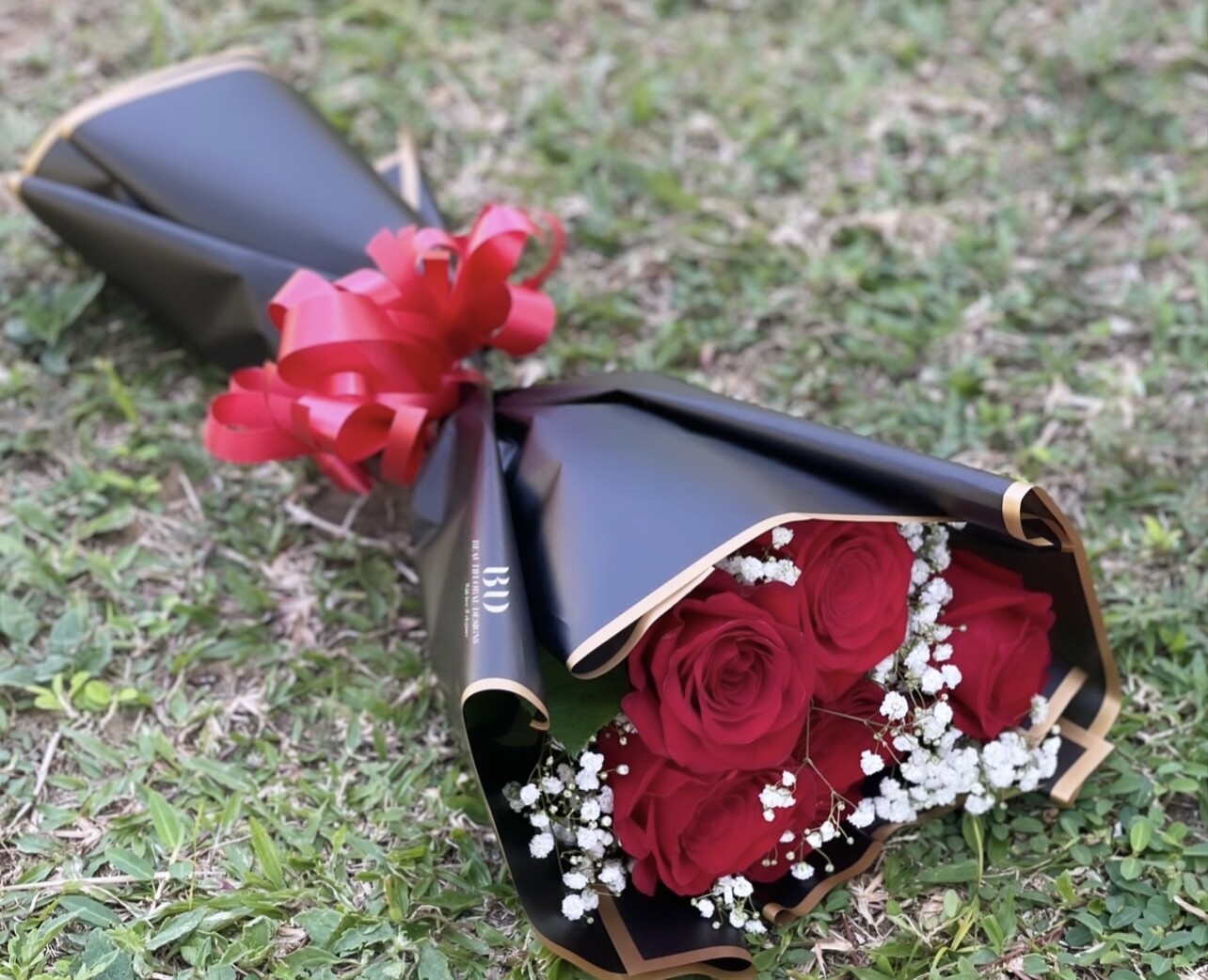 6 roses in lux wrap