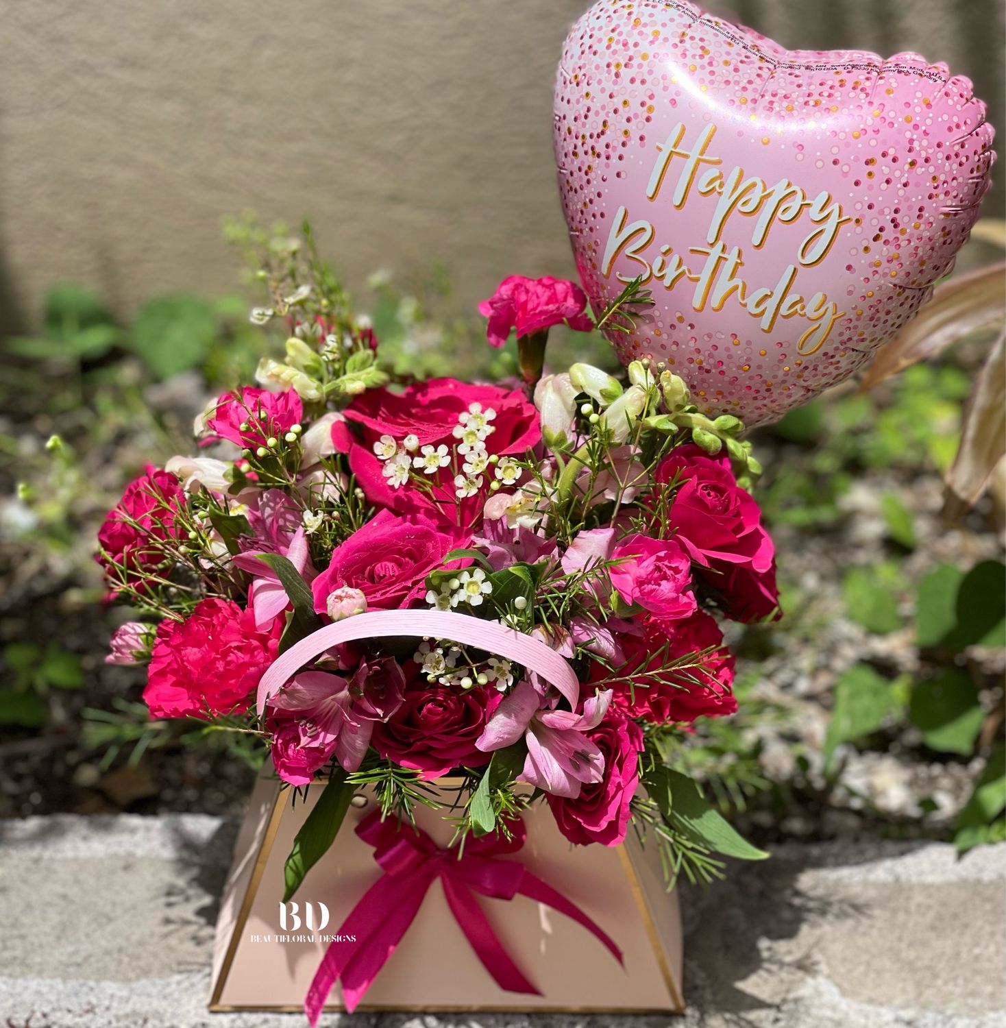 DeLUX tote w/ balloon