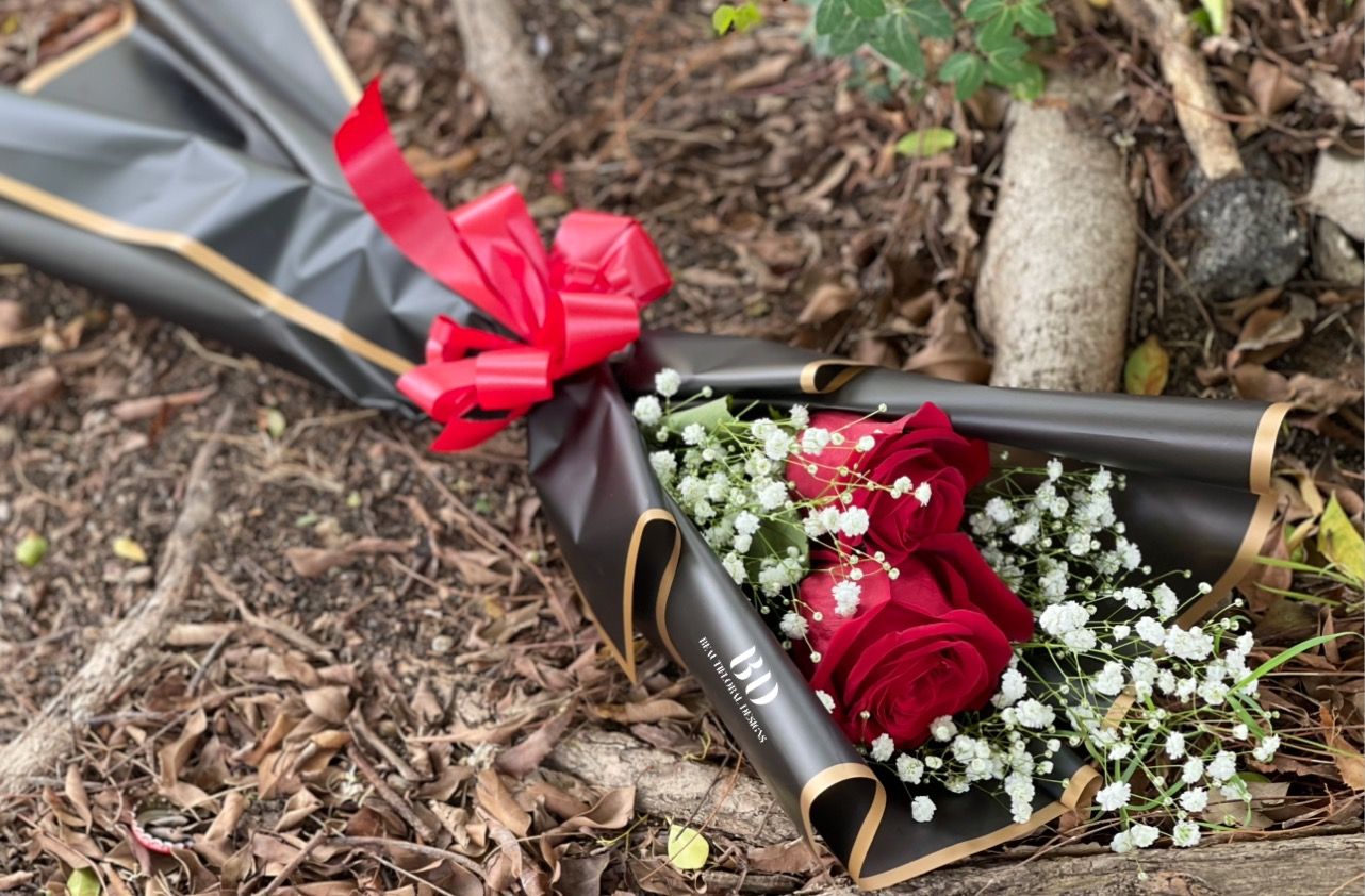 2 rose lux bouquet