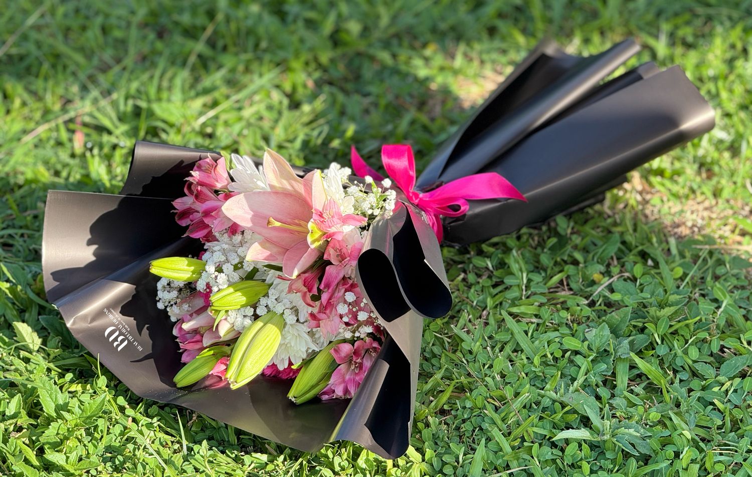 Pink &amp; black lux bouquet