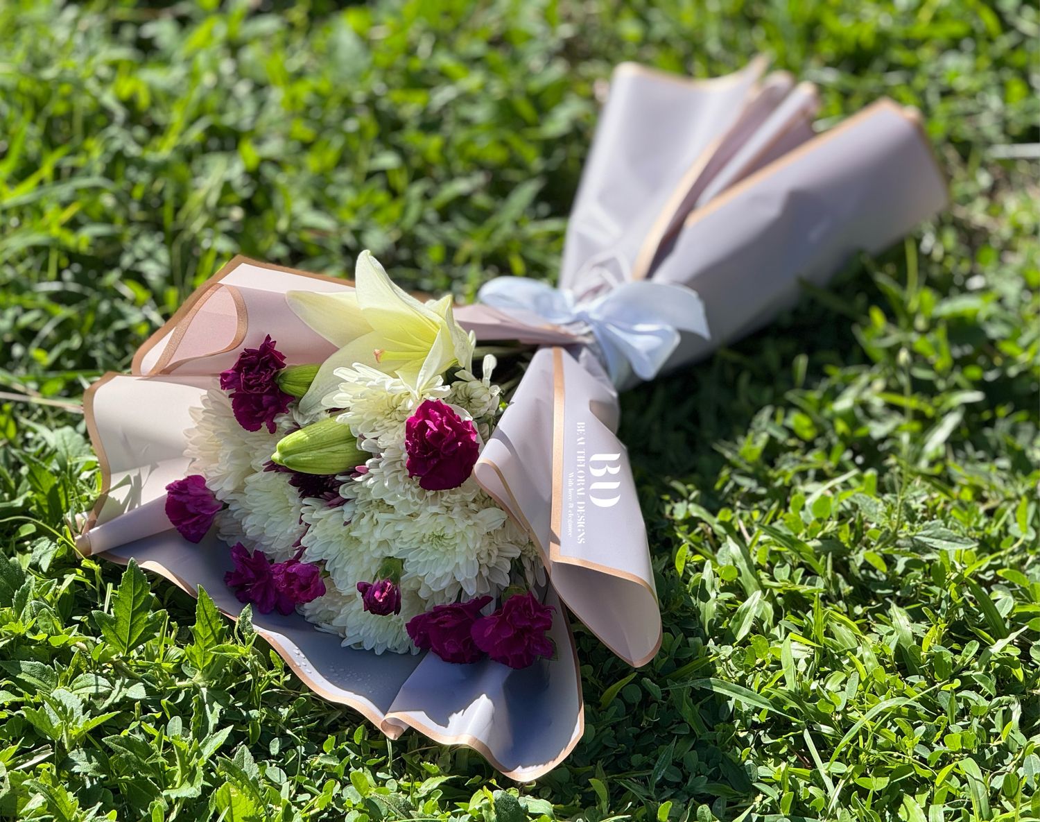 Purple &amp; white lux bouquet