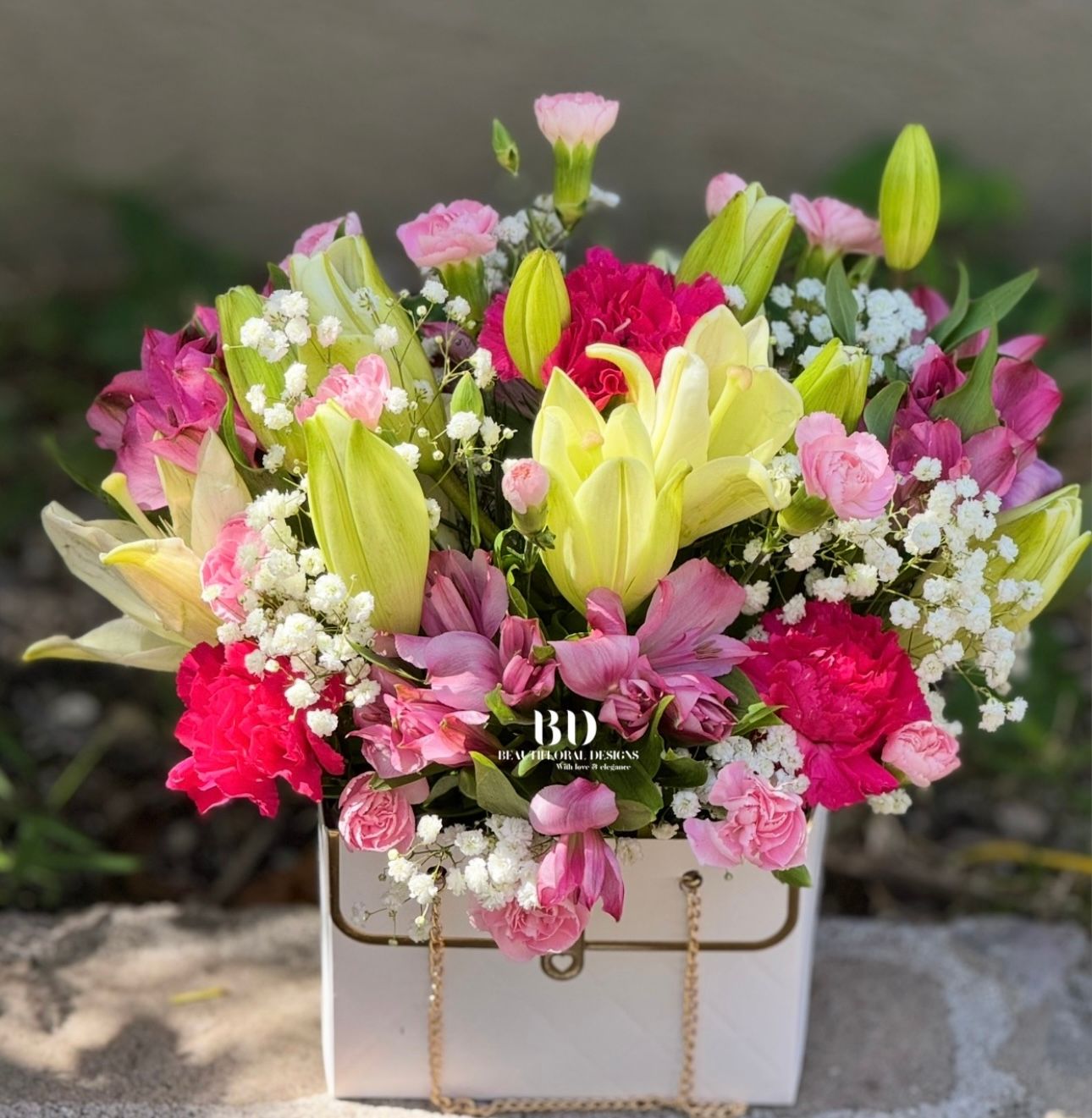 Chic blooms: DeLUX