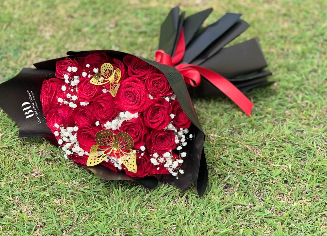24 rose lux bouquet w/ butterfly accents