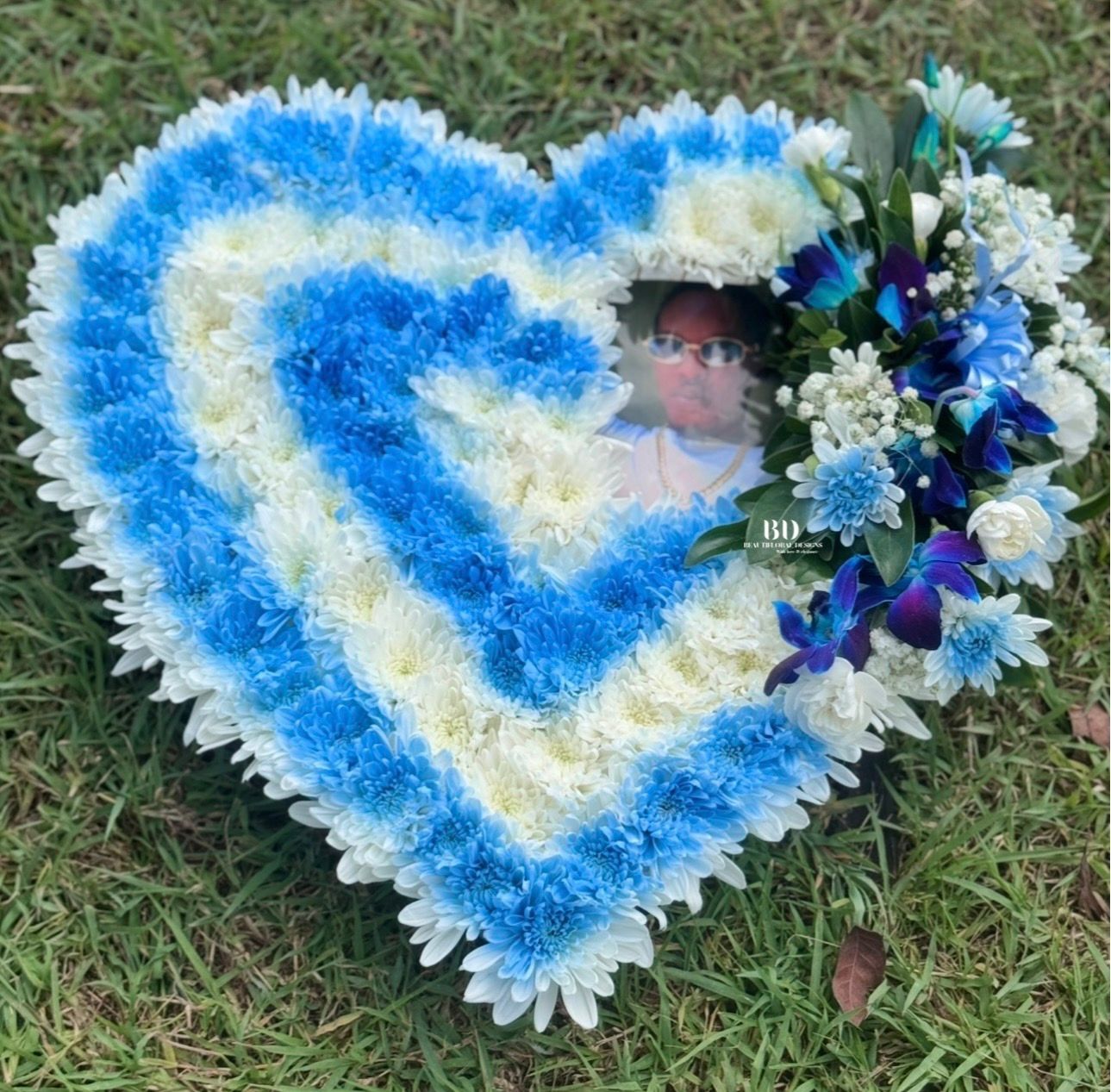 18” heart wreath w/ photo &amp; sash