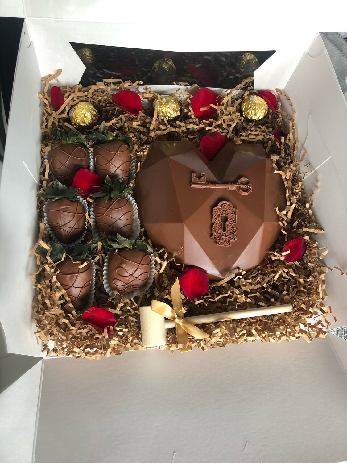 Chocolate Smash Heart &amp; Strawberries