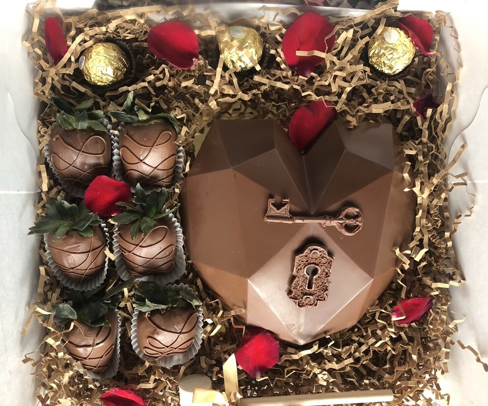 Chocolate Smash Heart &amp; Strawberries