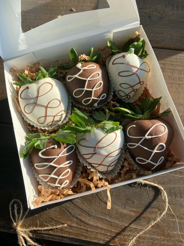 Chocolate Covered Strawberries Classic Mix (SM)