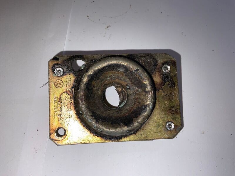 Front valance lock catch latch