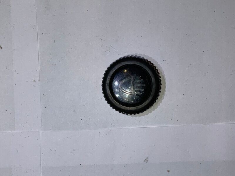 Headlight switch knob