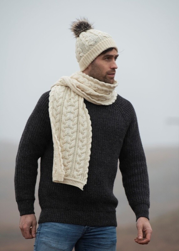 MERINO WOOL CABLE KNIT SCARF