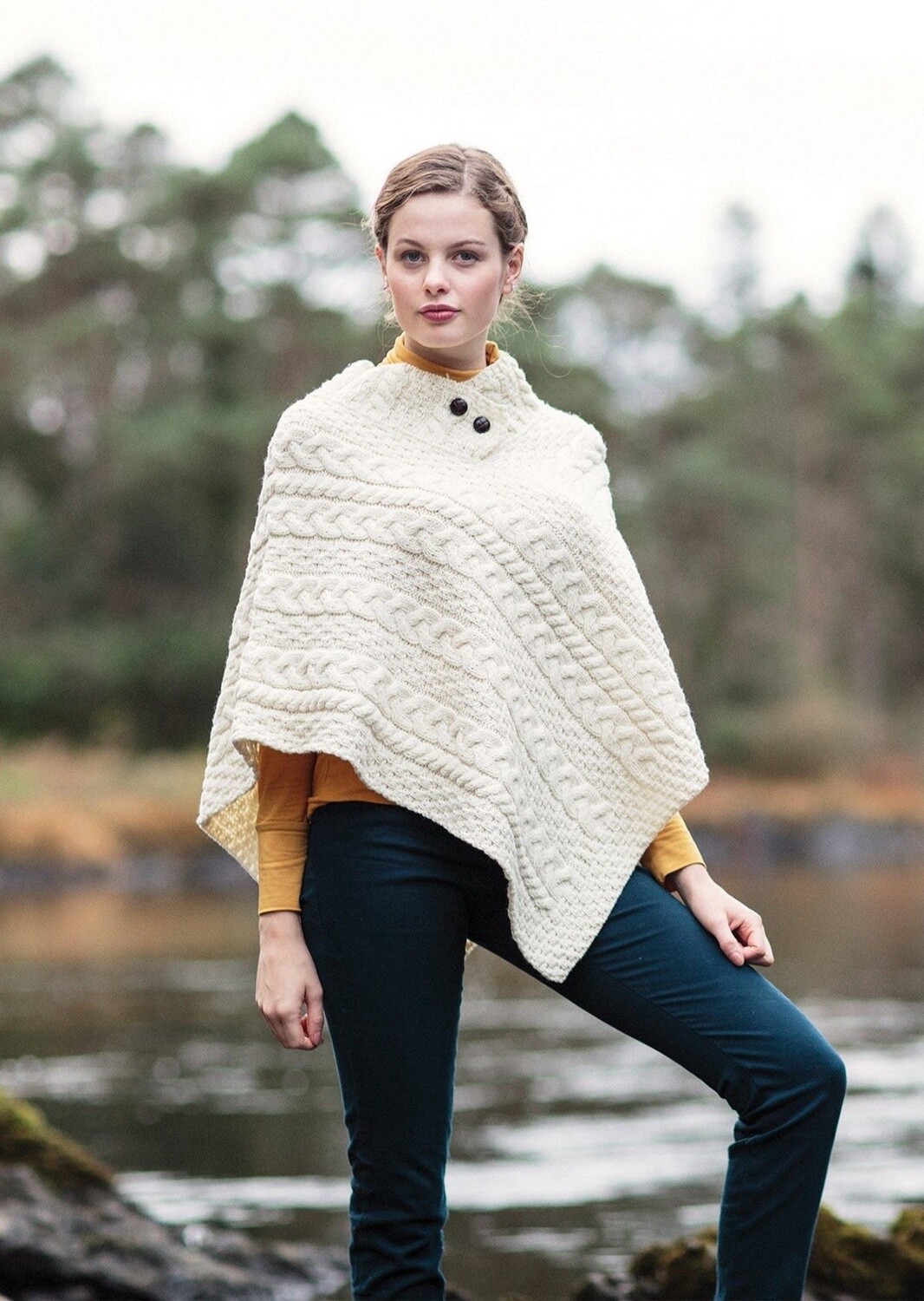 Cable Knit Poncho w/ buttons - Natural