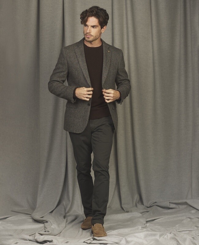 Clady Donegal Tweed Blazer In Grey Herringbone
