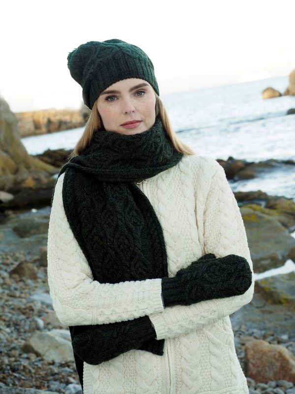 Leaf Design Pom Pom Hat