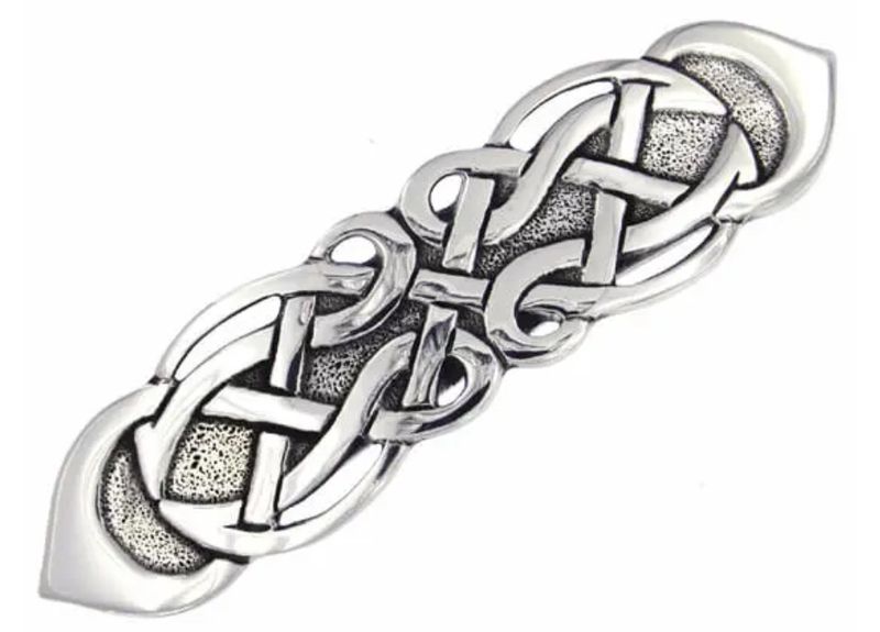 Figure eight knot-Hairslide