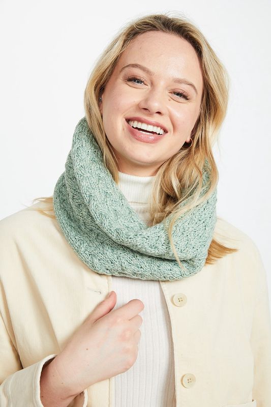 Supersoft Merino Infinity Cable Scarf - Seafoam Green