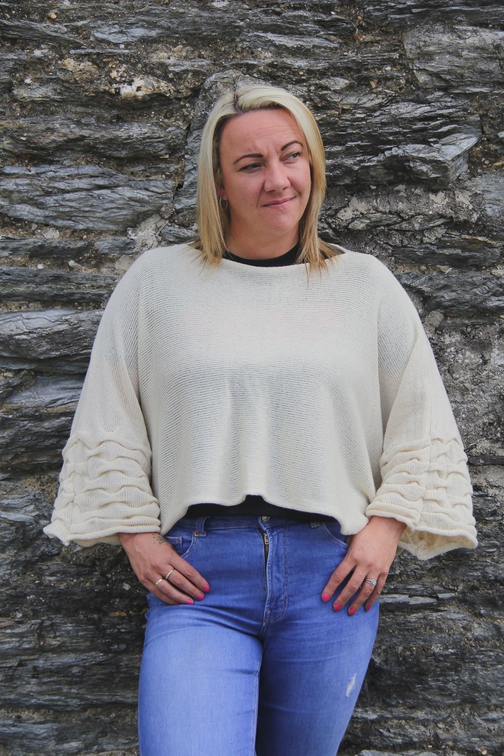 Ruffle Sleeve Geansaí - White