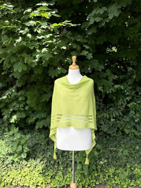 100% Linen Poncho - Apple Green