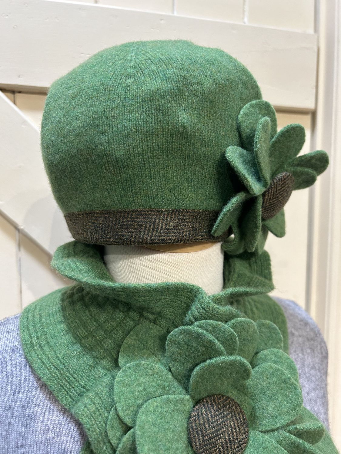 Floral Beanie - Lime
