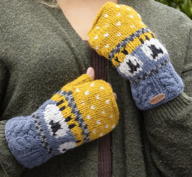 Aran Sheep Cable Handwarmer - Yellow/Blue