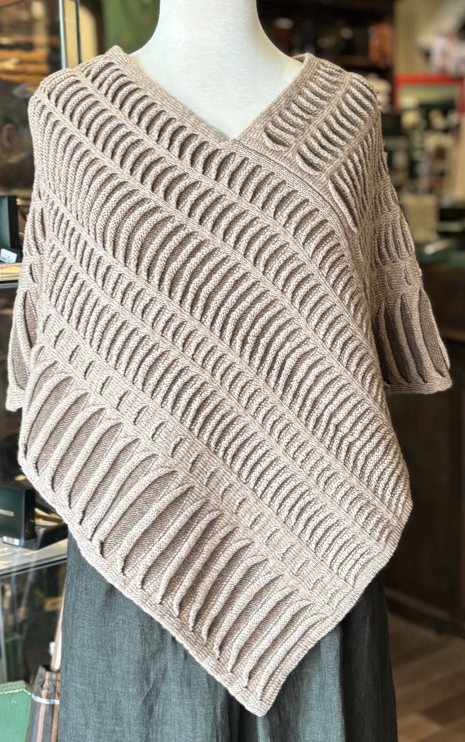 Atlantic Poncho - Camel (X)