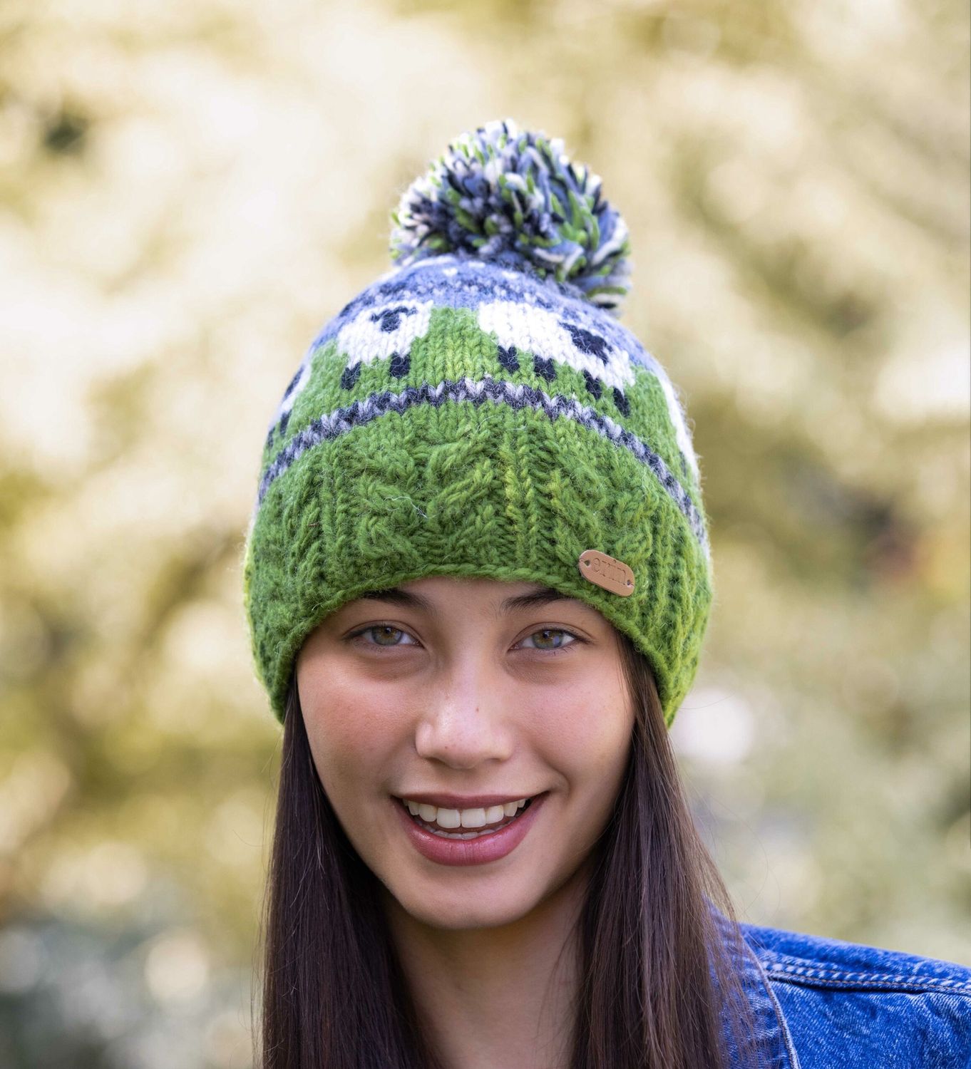 Sheep Bobble Hat Cable Band - Blue/Green