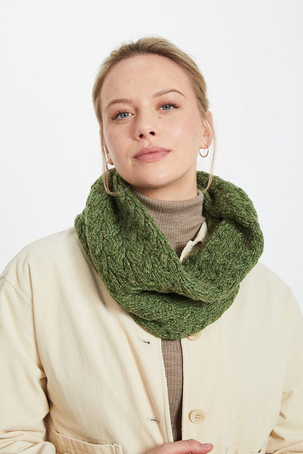 Supersoft Merino Infinity Cable Scarf - Green