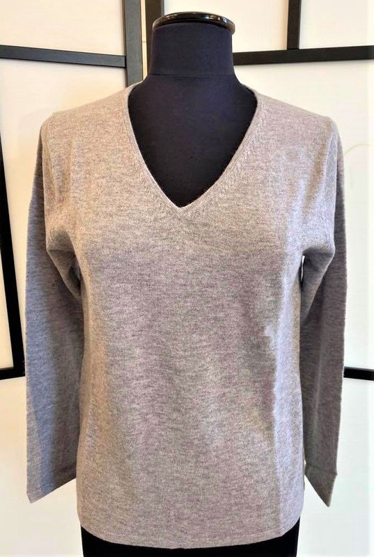 V-Neck Sweater-Wool/Cashmere Mix - Silver