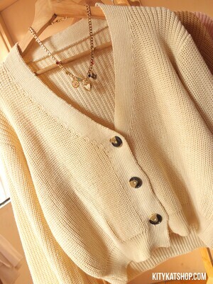 BUTTON Sweater