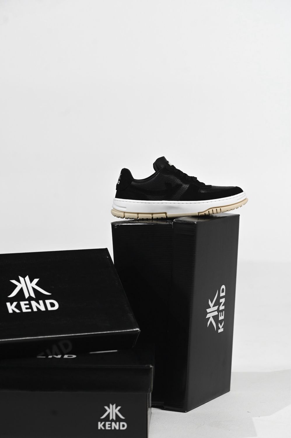 KEND Kajan Black Sneakers