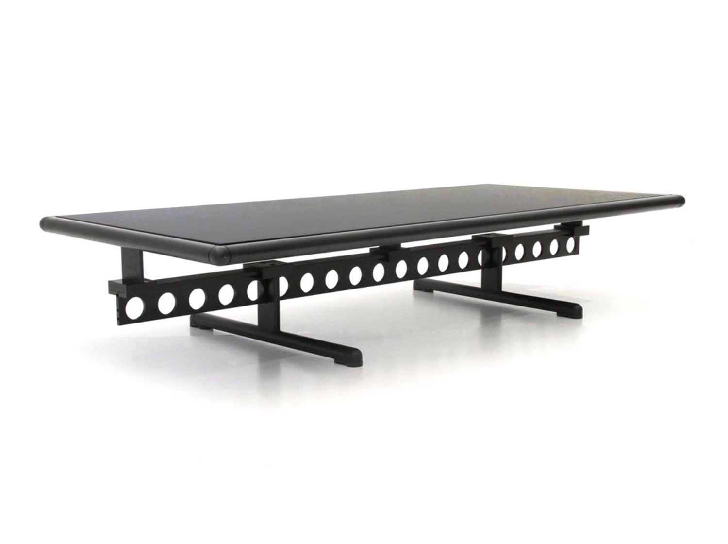 POLTRONA FRAU_Ouverture design Pierluigi Cerri POLTRONA FRAU_Ouverture design Pierluigi Cerri