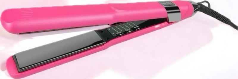 PLANCHA PROFESIONAL TITANIUM CON TECNOLOGÍA ITALIANA - DIANA FLETES