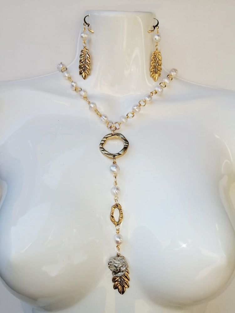 PERLAS  EN HOJA DE OTOÑO