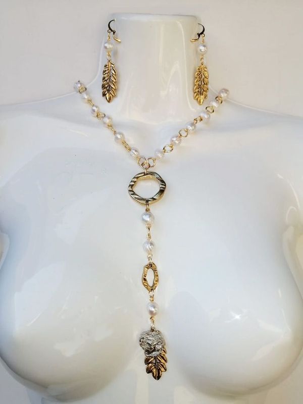 PERLAS  EN HOJA DE OTOÑO