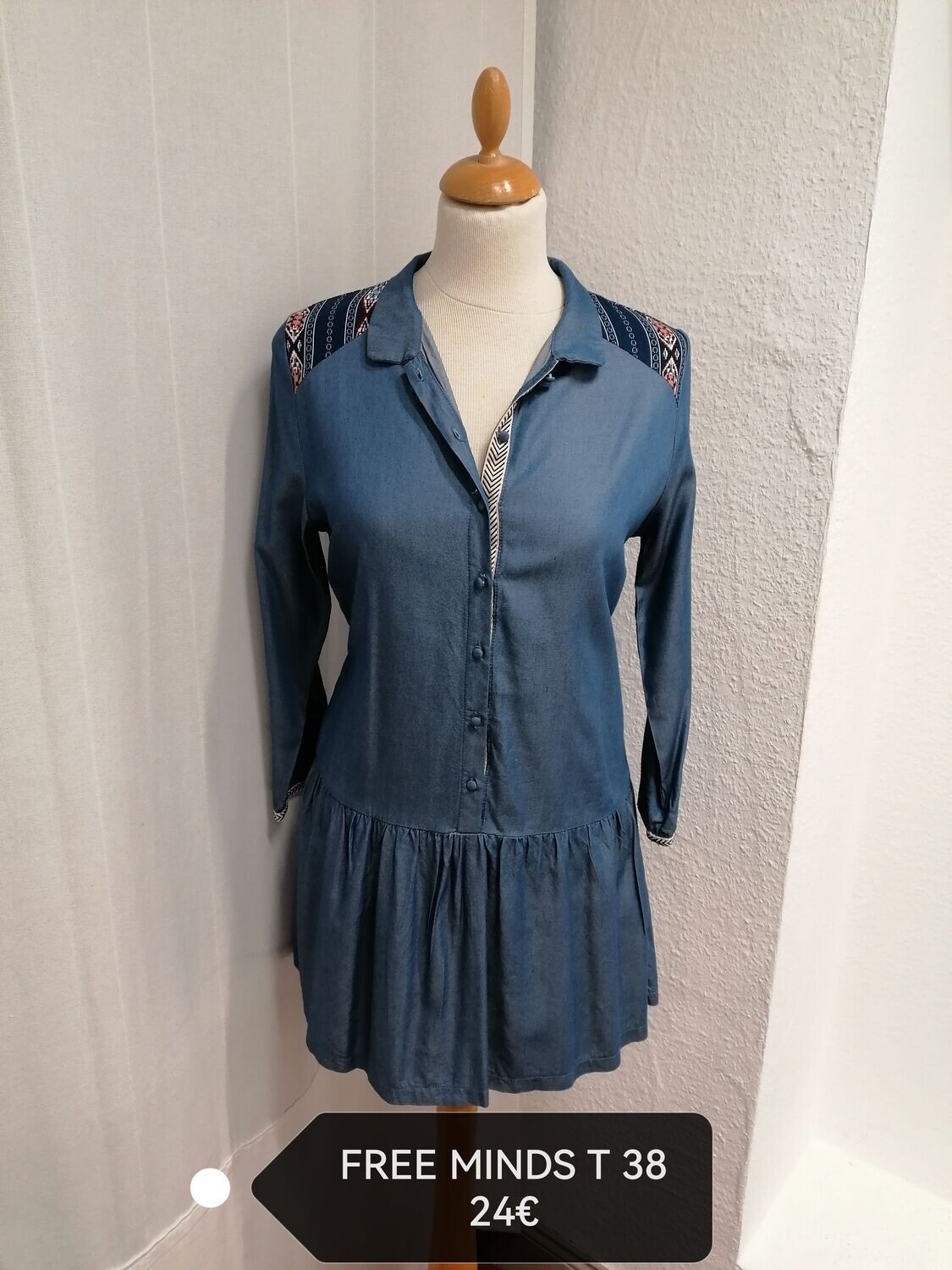 ROBE BLEUE