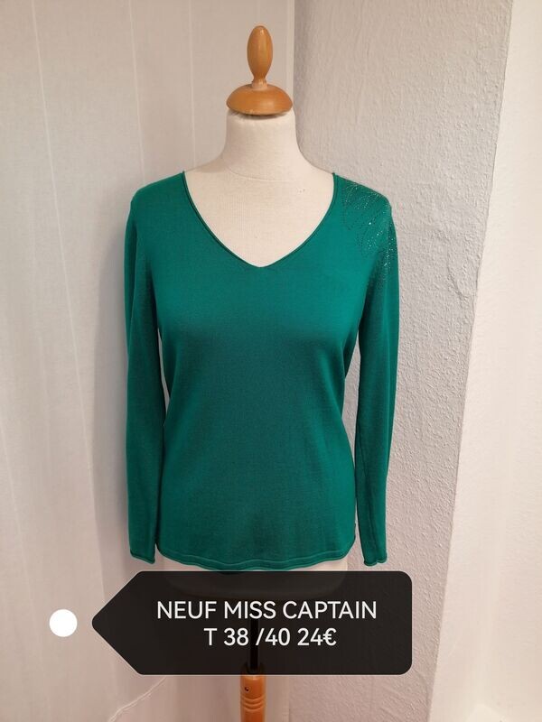 PULL FIN NEUF MISS CAPTAIN