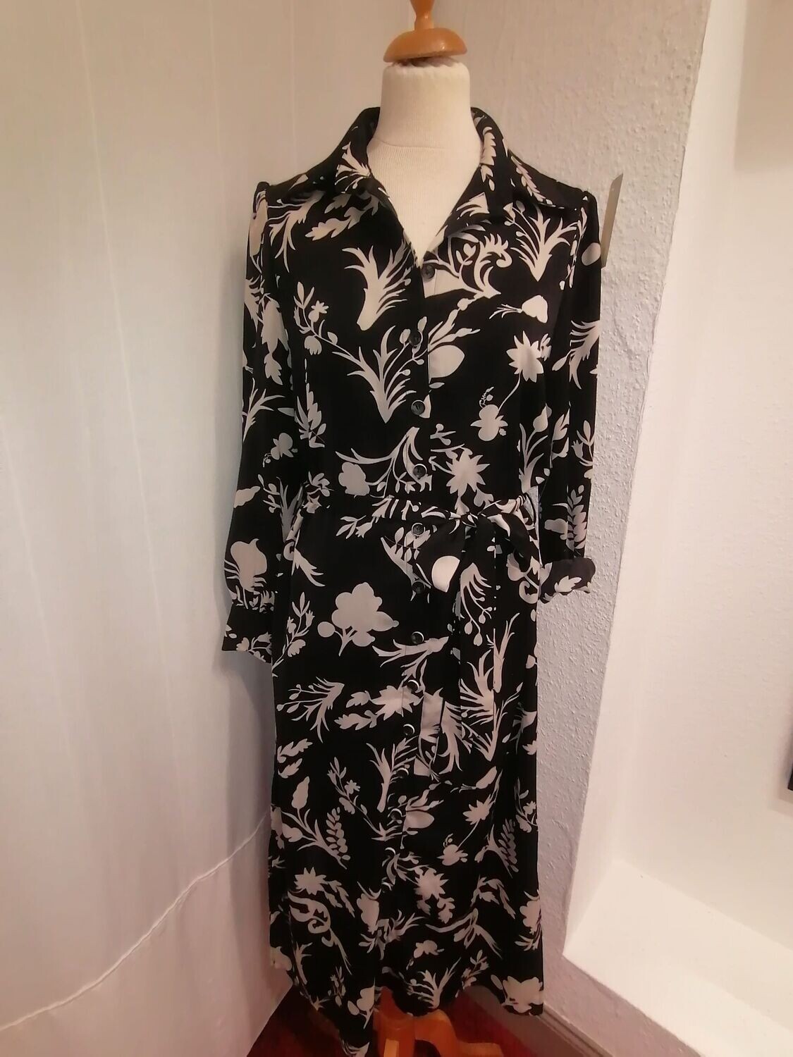 ROBE LONGUE NOIRE/BLANCHE