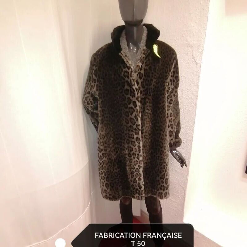 MANTEAU FAUSSE FOURRURE T 50
