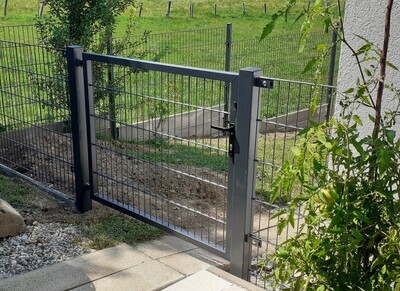 Gehtür Lichte 1250 mm mit Doppelstabgittermattenfüllung