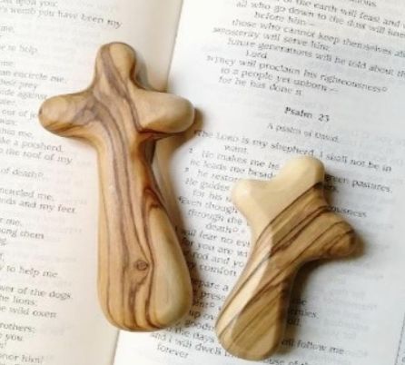Olive wood smooth edge cross 7cm