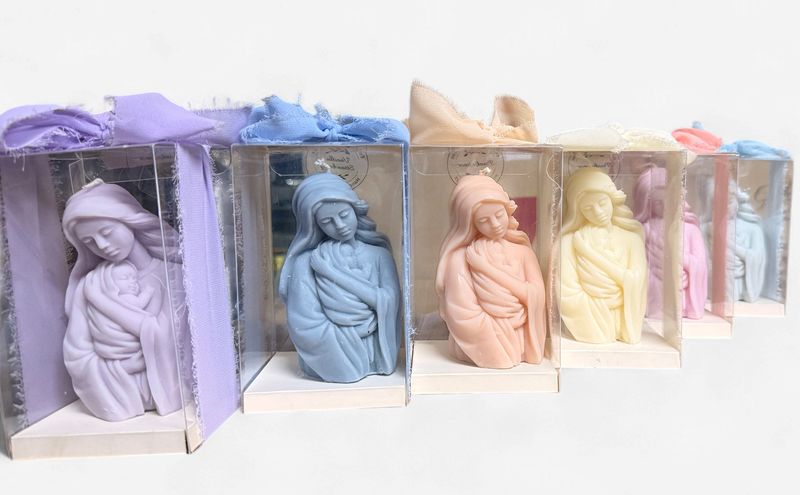 Mary / Jesus Embrace Candle