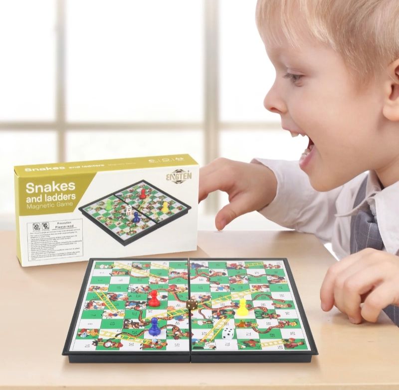 Pocket-size Snakes and Ladders 