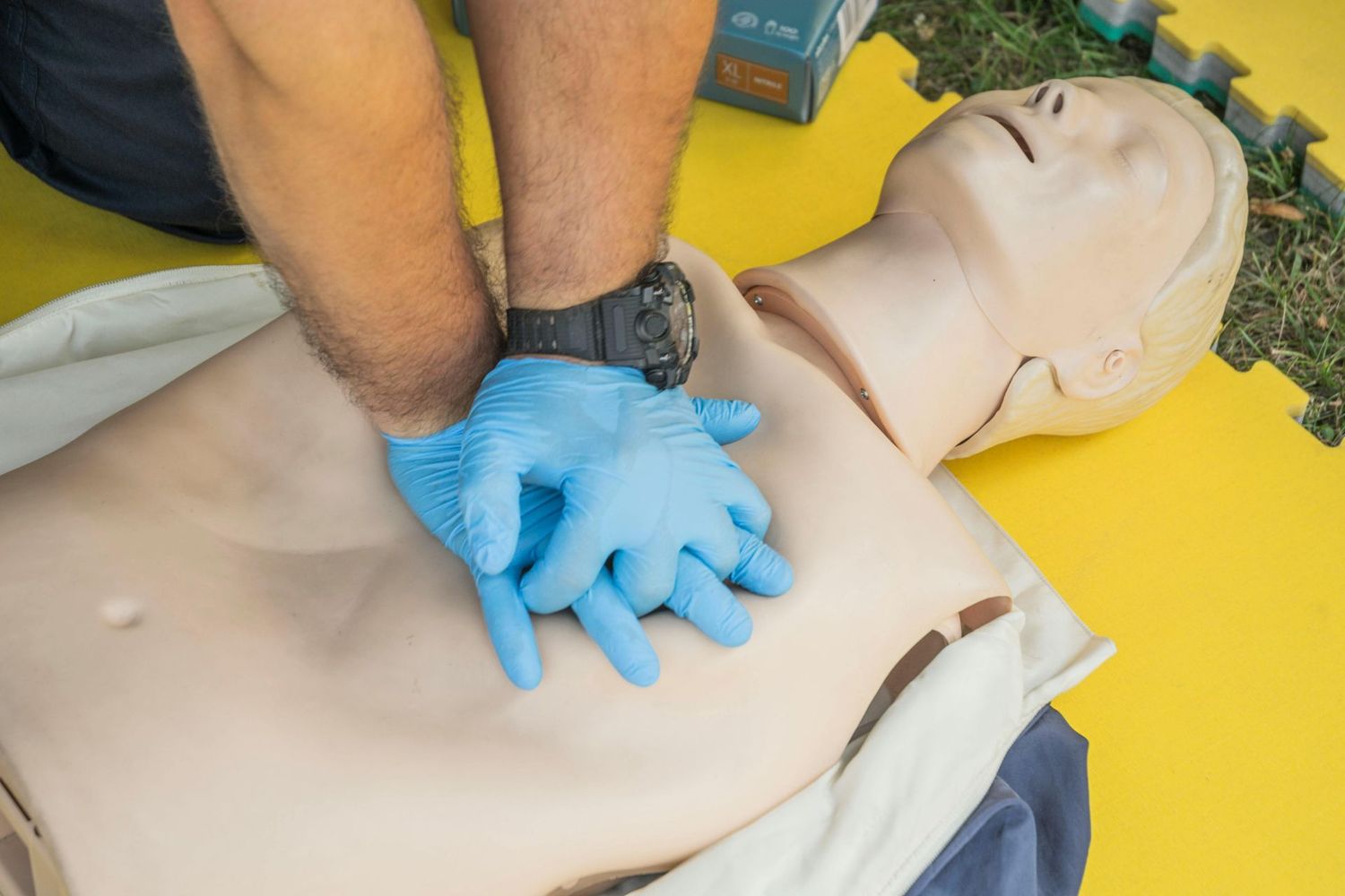 Emergency First Aid at Work (EFAW)