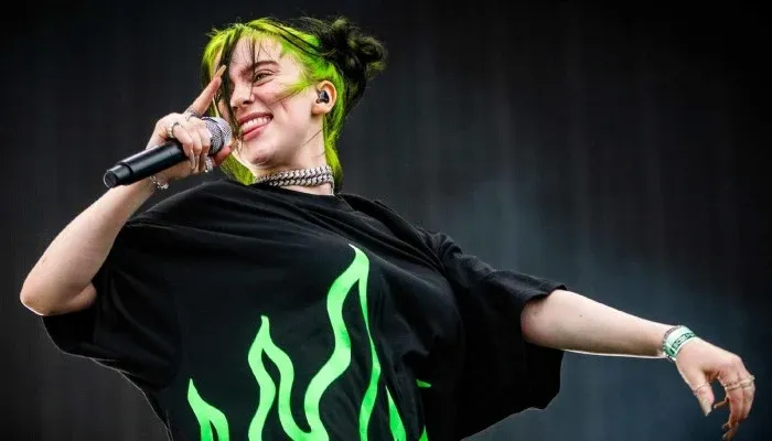 🌱 BILLIE EILISH: REVOLUTIONIZING THE MUSIC INDUSTRY THROUGH SUSTAINABILITY 🎤