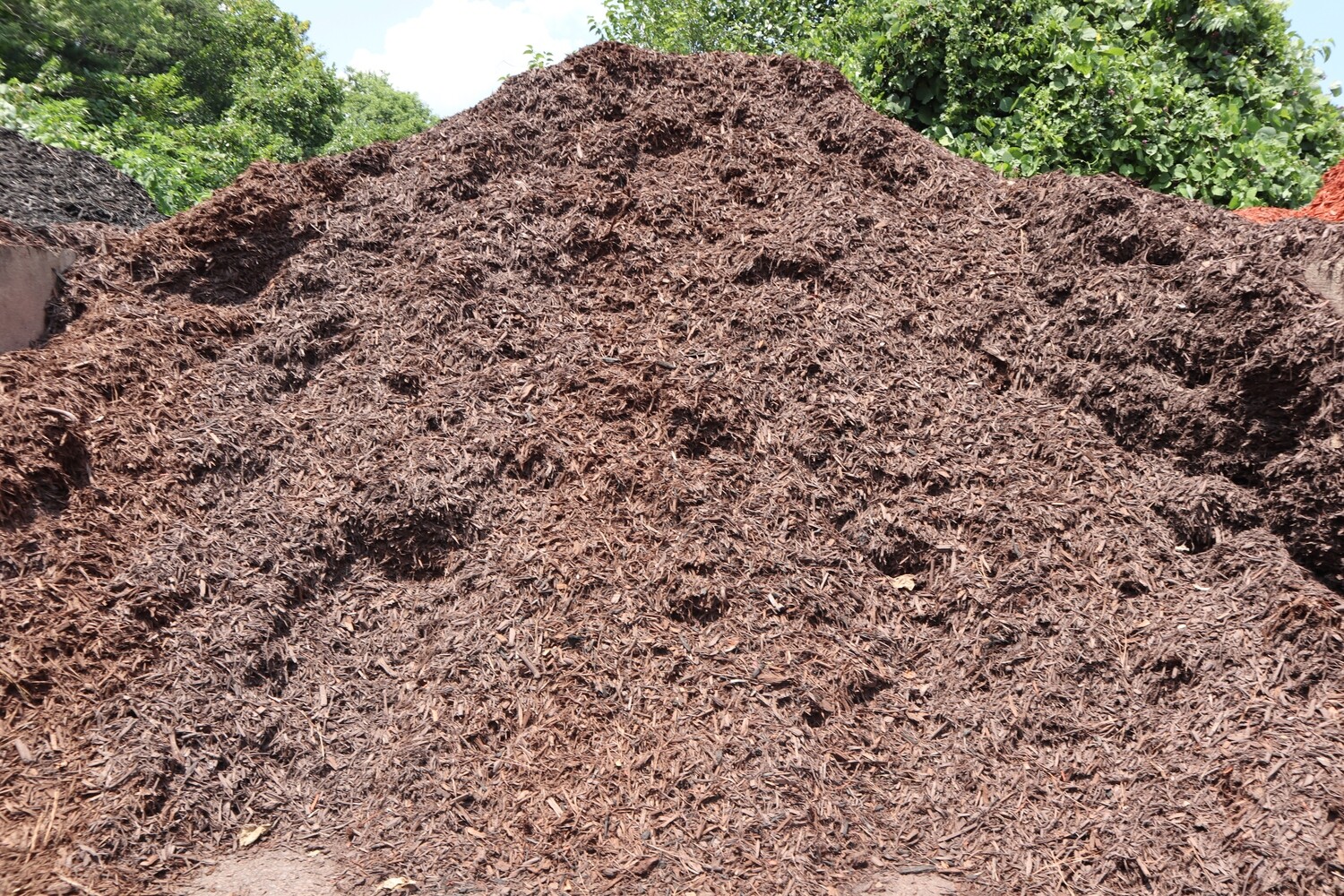 BROWN HARDWOOD MULCH