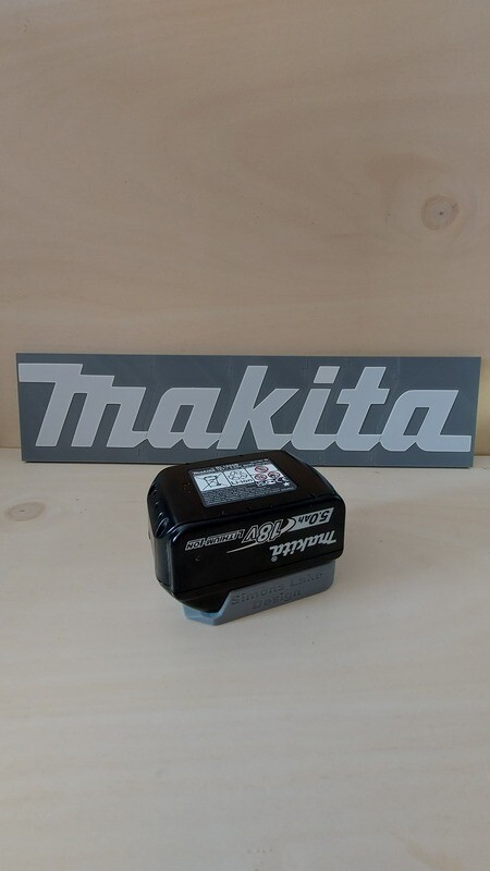 Akku Halterung für Makita 18V Akkus