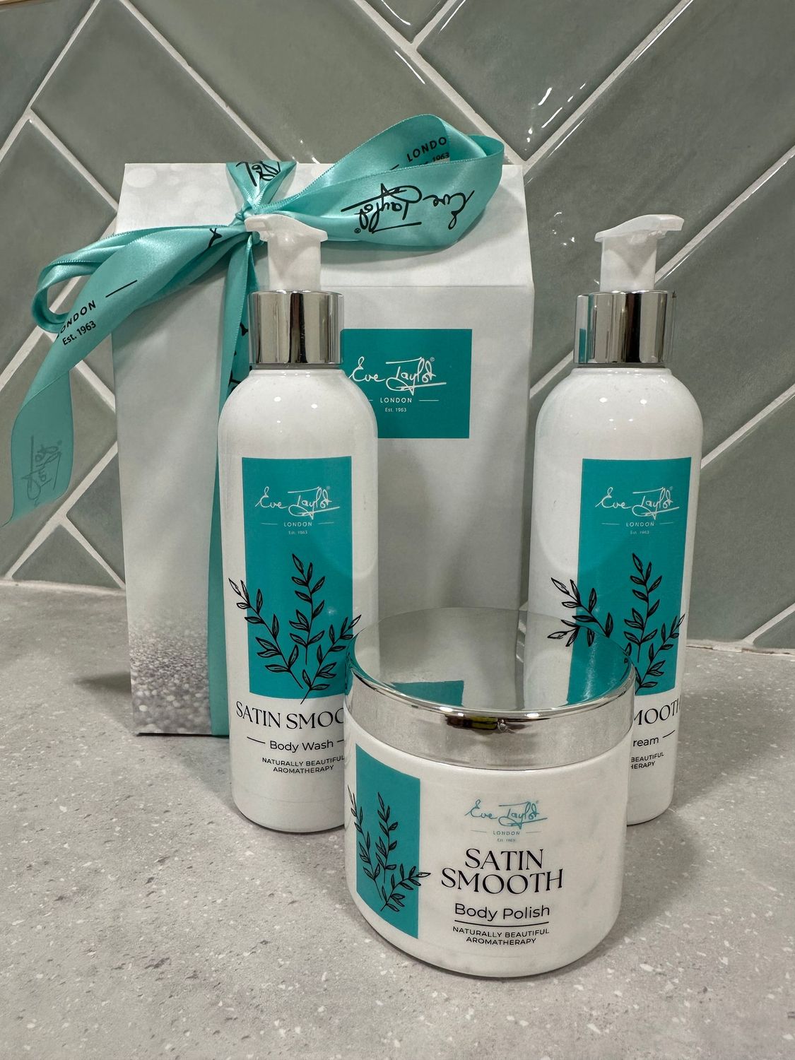 Eve Taylor Satin Smooth Body Care Gift Set (Oil)