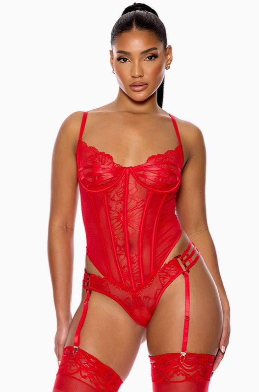 Thirst Trap Lace Teddy