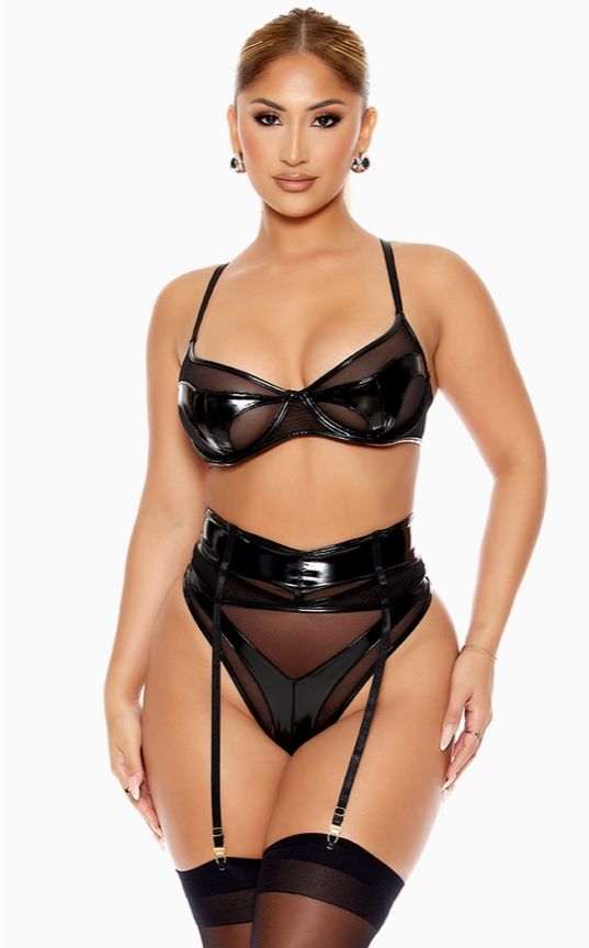 Opposites Attract Bra and Garter Belt Lingerie Set, Color: Black, Size: Small