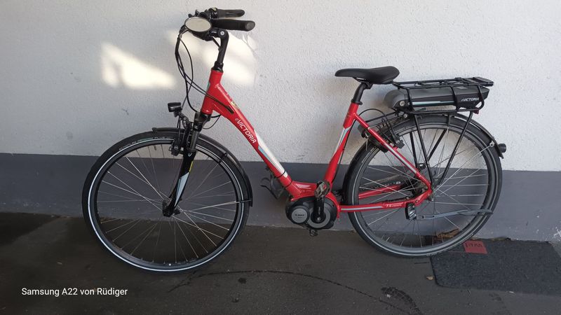 Gebraucht E-Rad Victoria 7.6 Trekking Wave 28/53 7 Gg RBN rot